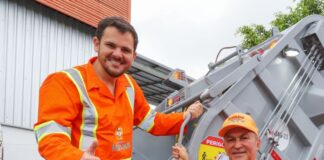 Renato Junior entrega novos caminhões compactadores e exalta a força da limpeza pública de Manaus