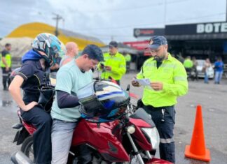 Operação de trânsito retira motocicletas irregulares das ruas da zona Leste