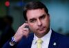 Equipe da pré-campanha de Flávio Bolsonaro aciona TSE para suspender pesquisa AtlasIntel