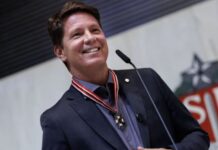 Mário Frias nega desvio de emendas para filme sobre Bolsonaro