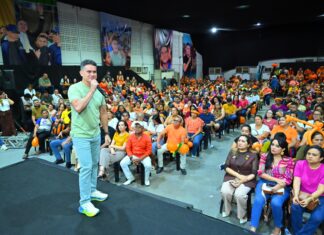 David Almeida reúne profissionais da educação infantil e especial para fortalecer plano de governo