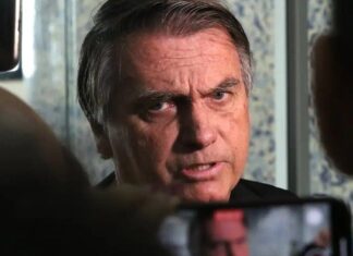 PM manda explicações a Moraes sobre arma de Bolsonaro apreendida em blitz