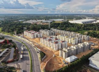 Eduardo Braga visita obras do Minha Casa, Minha Vida e faz balanço de moradias em construção no AM