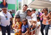 Prefeito Renato Junior entrega mobílias às famílias do residencial Morar Melhor 15