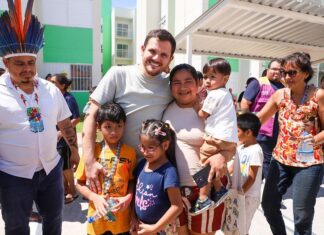 Prefeito Renato Junior entrega mobílias às famílias do residencial Morar Melhor 15