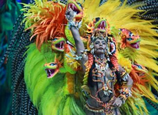 Caprichoso abre primeira noite celebrando Parintins e as raízes de seu povo