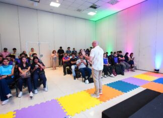 Como palestras de profissionais auxiliam estudantes na escolha da profissão?