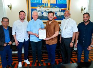 Renato Junior garante fim de burocracia histórica com entrega de títulos definitivos de imóveis para a igreja católica