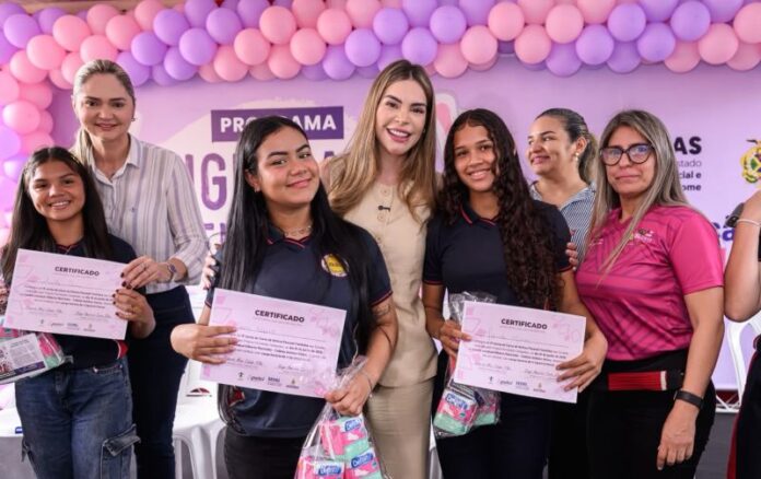 Primeira-dama Thaisa Cidade fortalece ação integrada de Dignidade Menstrual e proteção infantojuvenil para estudantes da zona leste 3_Foto Rodrigo Brelaz_FPS