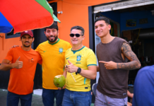 David Almeida destaca geração de renda e força das comunidades durante visita à Rua da Copa no Alvorada