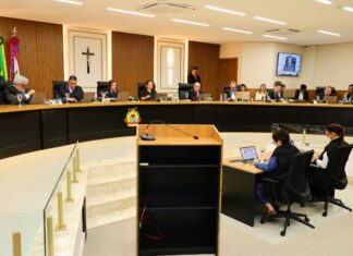 TCE-AM reúne municípios para formalizar políticas públicas do programa TCE pela Educação