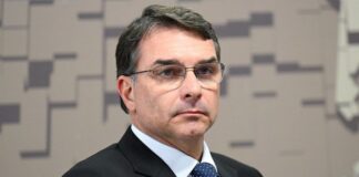 Flávio diz querer fazer história: ‘Nem se for como presidente de transição’