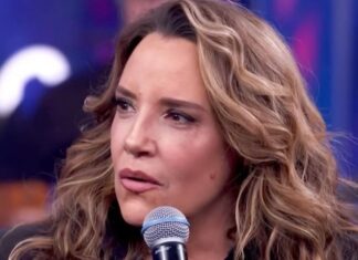 Ana Carolina dá bronca na equipe em show: ‘Respeita a mim’