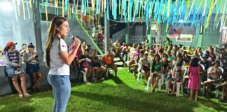 Em uma só noite, Débora Menezes percorre São Raimundo, Armando Mendes e Alvorada para ouvir moradores