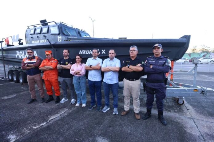Governador Roberto Cidade entrega lanchas blindadas e equipamentos que reforçam combate ao narcotráfico no Amazonas 4_foto Alex Pazuello Secom