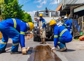 Em quarenta dias, concessionária aplica 3 mil toneladas de asfalto em mais de 1,5 mil ruas de Manaus
