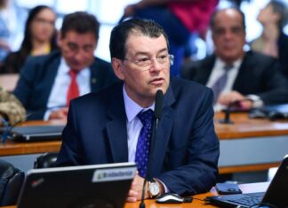 Eduardo Braga enfrenta nova ofensiva da Fiesp contra a Zona Franca de Manaus