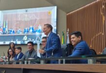Adjuto Afonso é eleito presidente da Aleam com apoio de Roberto Cidade