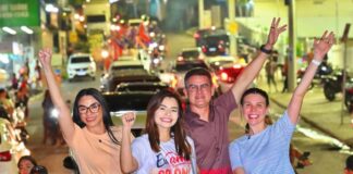 Recebido com carreata, David Almeida participa do lançamento da candidatura de Vivi Lira