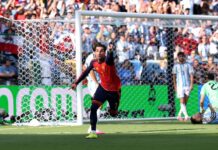 Espanha martela Argentina por 106 minutos, marca na prorrogação e fatura bi