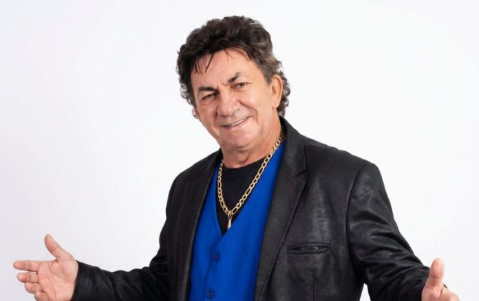 magnific_brazilian-male-singer-sta_WMNRvVocXe (1)(1)
