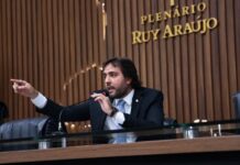Thiago Abrahim propõe revisão da conta de água em casos de vazamentos ocultos no Amazonas