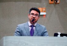 No Dia do Estudante, Rodrigo Guedes denuncia que o ensino médio do Amazonas ficou em último lugar do Brasil no IDEB
