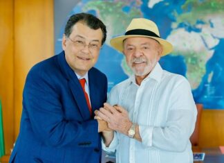 Eduardo Braga se reúne com Lula e trata de pautas prioritárias do Amazonas