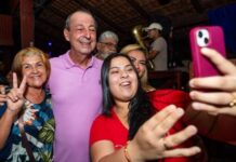 No dia do seu aniversário, Omar vai ao Novo Aleixo e fala sobre projeto de casas populares para quem precisa