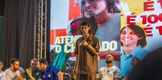 Amom presta contas do mandato em Parintins para mais de 1000 pessoas