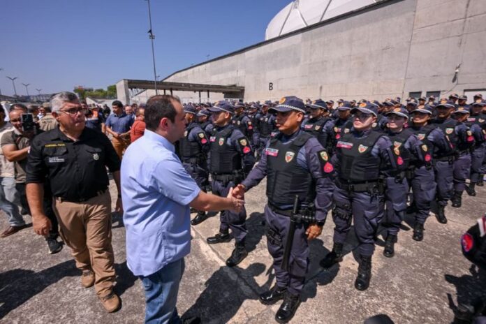 roberto cidade Governador acompanhou o início do estágio operacional supervisionado dos futuros policiais militares, que atuarão em ação integrada das Forças de Segurança em todas as zonas de Manaus