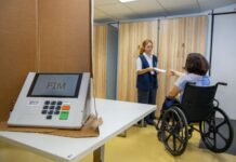 TRE-AM alerta pessoas com deficiência sobre prazo para solicitar transporte para as Eleições 2026