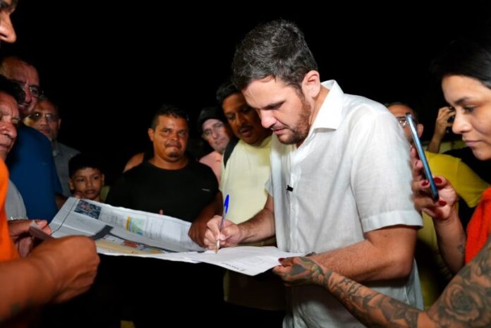 Prefeito Renato Junior assina ordem de serviço ao lado de moradores e autoriza início da reforma do Centro de Convivência do bairro Redenção 6