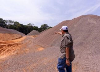 Asfalto na BR-319: Braga percorre a estrada e fiscaliza obras em vários pontos ao longo da rodovia