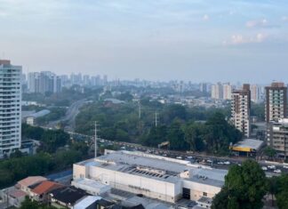 Fumaça de queimadas sufoca Manaus e qualidade do ar atinge níveis críticos de alerta