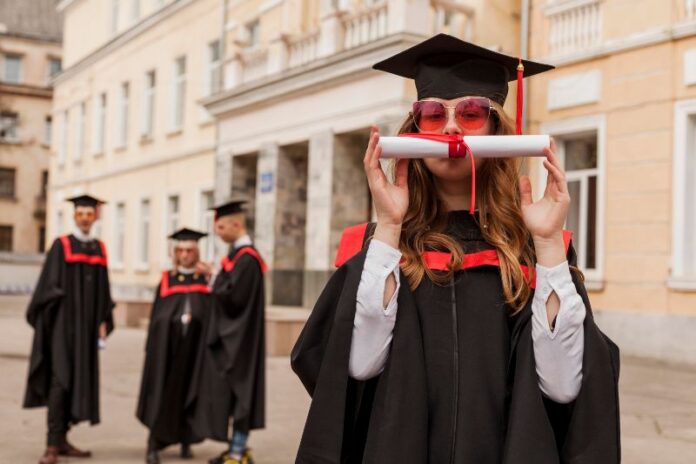 girl-kissing-diploma(1)