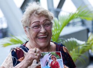 Servidora aposentada de 106 anos celebra aniversário de Manaus e avanços na qualidade de vida