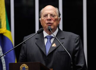 ‘Votar em Flávio é desamor à democracia’, diz autor de impeachment de Dilma