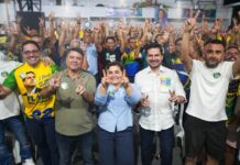 Professora Maria recebe apoio de forças policiais do Amazonas e garante pagamento de data-base