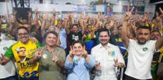 Professora Maria recebe apoio de forças policiais do Amazonas e garante pagamento de data-base