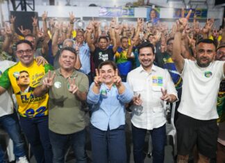 Professora Maria recebe apoio de forças policiais do Amazonas e garante pagamento de data-base