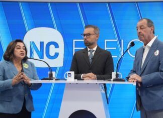 Professora Maria confronta Omar sobre propostas ambientais